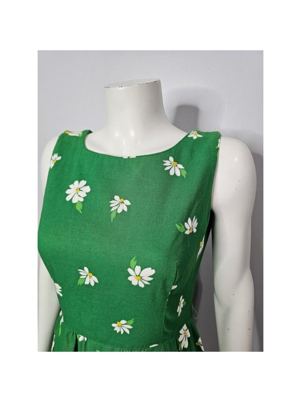 Vintage Malia Hawaii Dress, 60s/70s Hawaiian Dress, Daisy Print, Mini - Picture 2 of 10